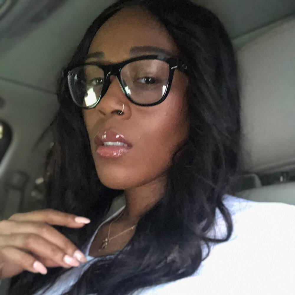 Meet your Posher, Crystal